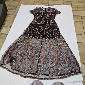 NWT Floral Embroidered Mesh Overlay Dress. Sz M